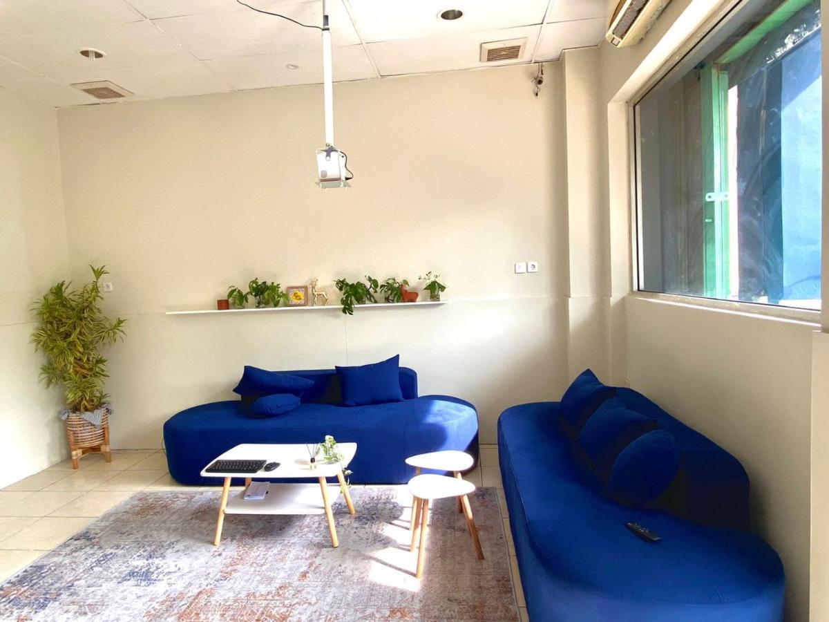Kos Awany Coliving Hostel Jakarta Exterior photo