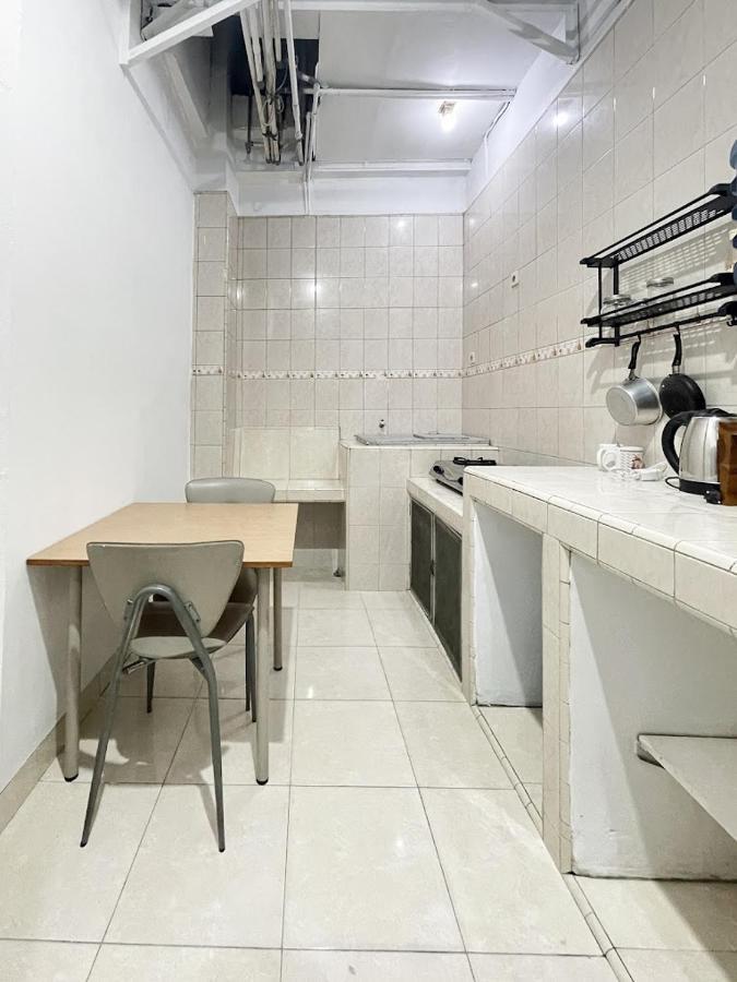 Kos Awany Coliving Hostel Jakarta Exterior photo